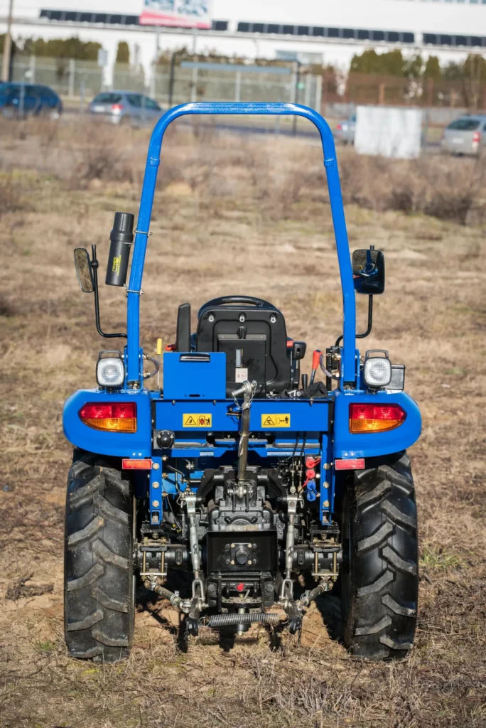 Ciągnik DONG FENG DF 304G2 ROPS 25KM kompaktowy traktor rolniczy bez kabiny