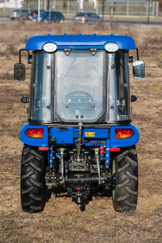 Ciągnik DF 304G2 z kabiną 30KM Stage V profesjonalny traktor rolniczy kompaktowy
