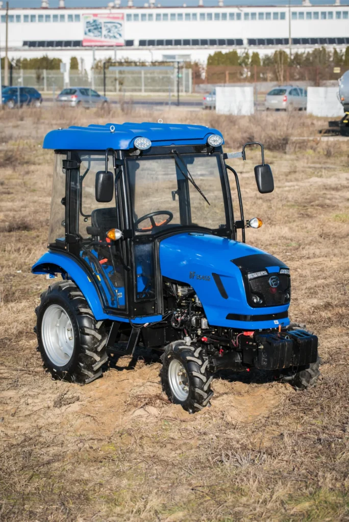 Ciągnik DF 304G2 z kabiną 30KM Stage V profesjonalny traktor rolniczy kompaktowy