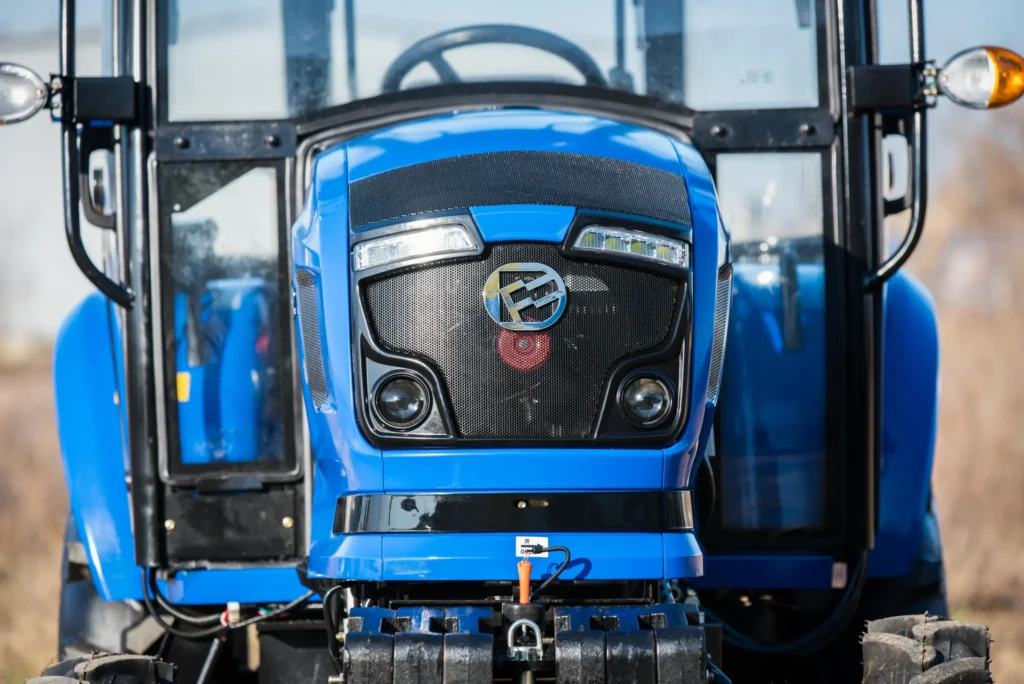 Ciągnik DF 304G2 z kabiną 30KM Stage V profesjonalny traktor rolniczy kompaktowy