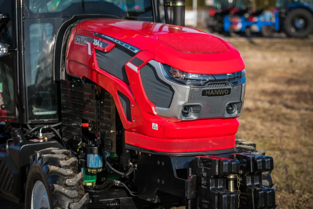 Ciągnik HANWO HWE254C 26KM kompaktowy traktor rolniczy z kabiną